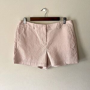 New! Ann Taylor LOFT Light Peach/Cream Shorts with Textured Detail. Size 10.